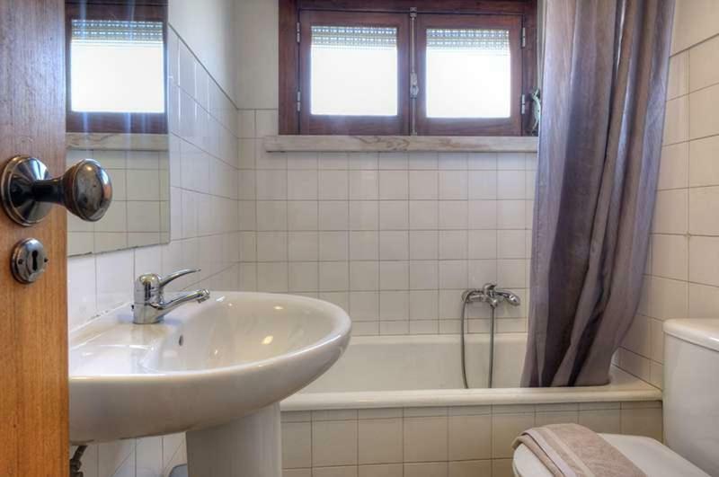 Santa Apolonia 7d - 6 Bedrooms * Lisbon