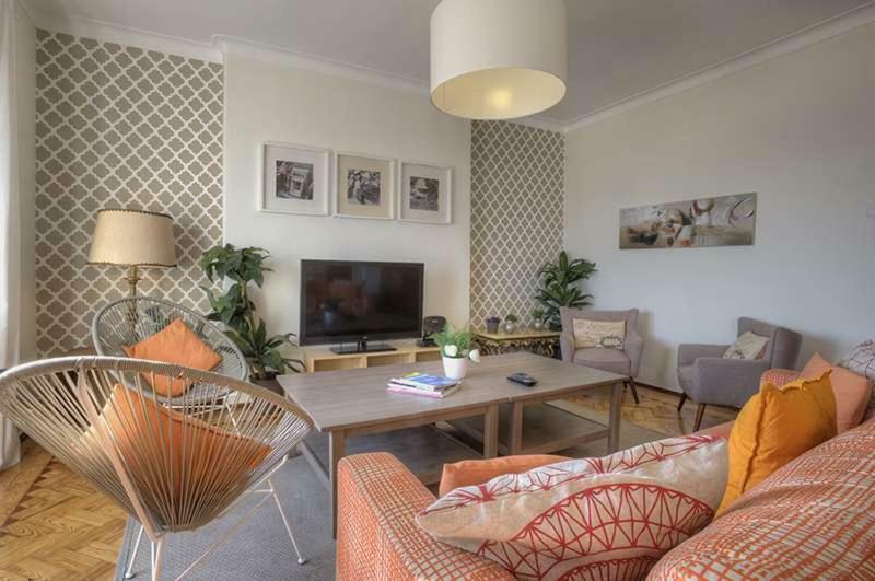 Santa Apolonia 7d - 6 Bedrooms Lisbon
