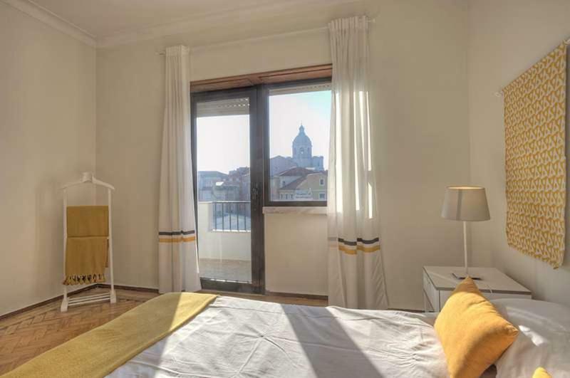 Santa Apolonia 7d - 6 Bedrooms Apartment Lisbon
